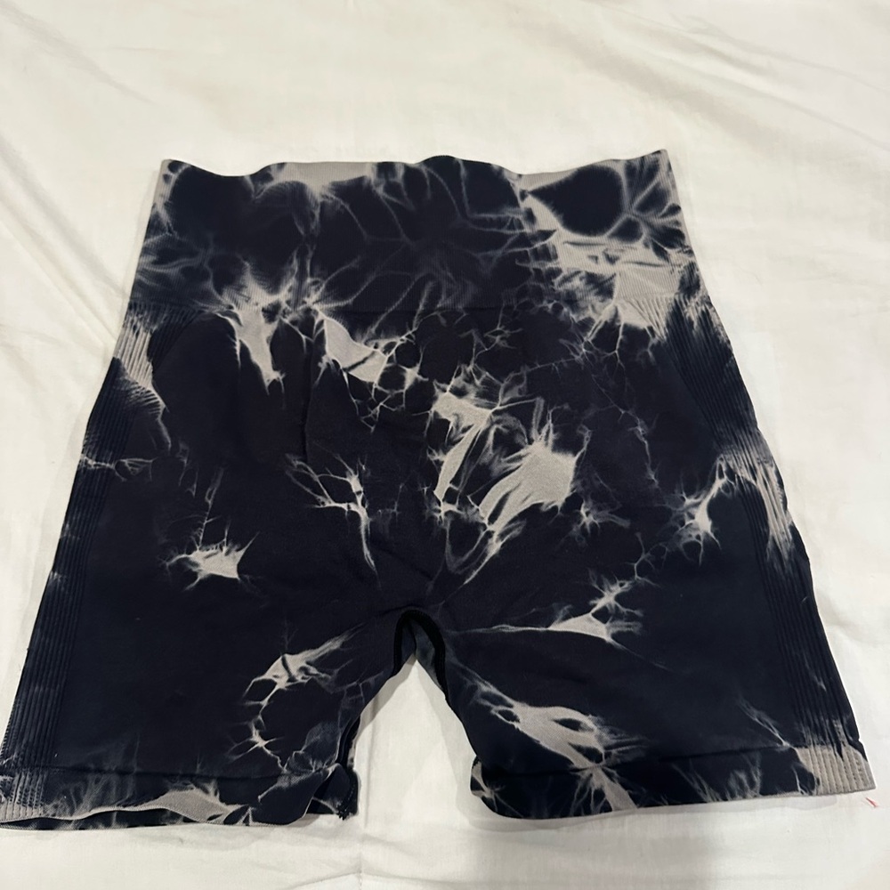 Black and White Tie-dye Athletic Scrunch  Shorts